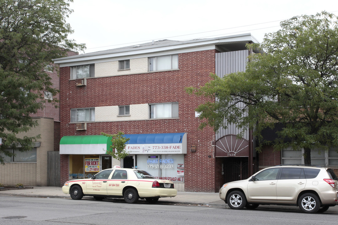 7439-7441 N Western Ave in Chicago, IL - Building Photo