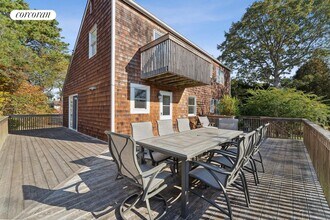20 Magee Dr in Southampton, NY - Building Photo - Building Photo