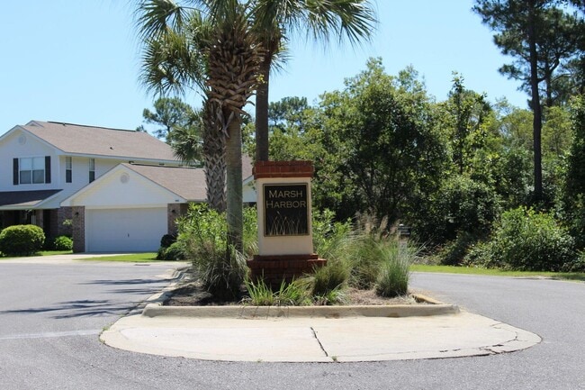 930 Lajolla Ln in Mary Esther, FL - Building Photo - Building Photo