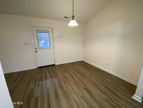 905 Springdale Dr in Jacksonville, NC - Building Photo - Building Photo
