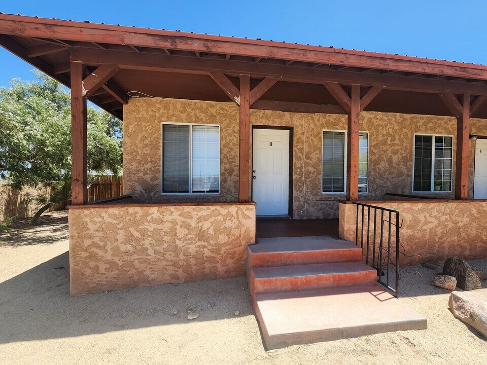 7153 Elm Ave in Twentynine Palms, CA - Building Photo