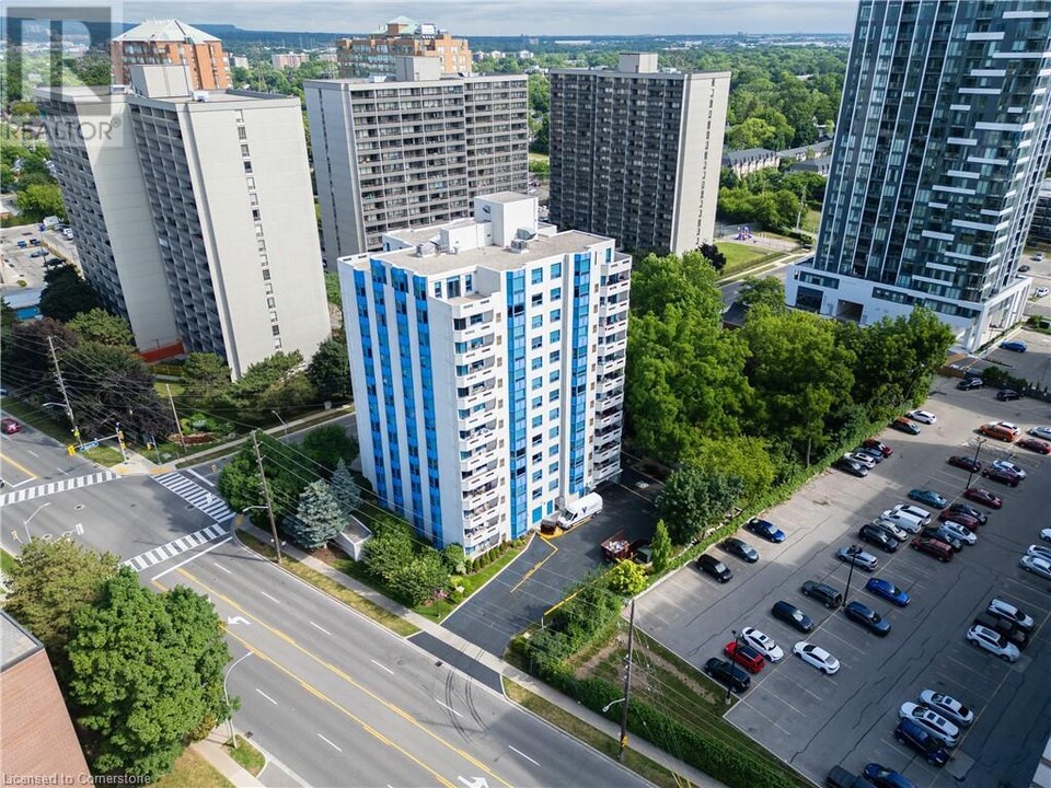 1272 Ontario St in Burlington, ON - Building Photo