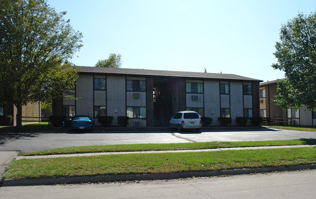 Maplewood Court Apartments in Council Bluffs, IA - Building Photo - Building Photo