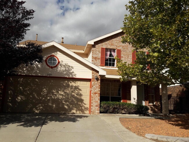 2215 Sunstone Dr NW in Albuquerque, NM - Foto de edificio - Building Photo
