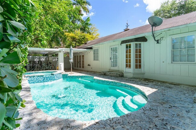 4001 Hardie Ave in Miami, FL - Foto de edificio - Building Photo