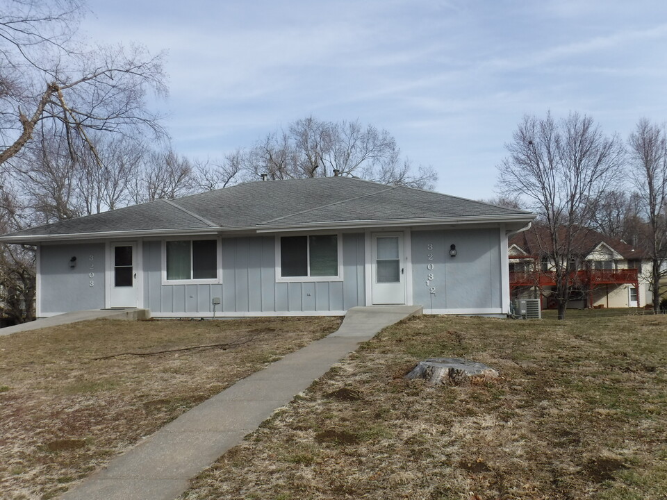 3203 Squire Ln, Unit 3203 in St. Joseph, MO - Foto de edificio