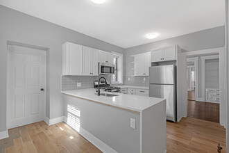 28 Glenville Ave, Unit 2 in Boston, MA - Building Photo - Building Photo