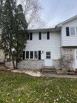 430 Ironton St NE in Fridley, MN - Building Photo