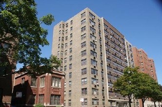 6920 S Crandon Ave in Chicago, IL - Foto de edificio - Building Photo