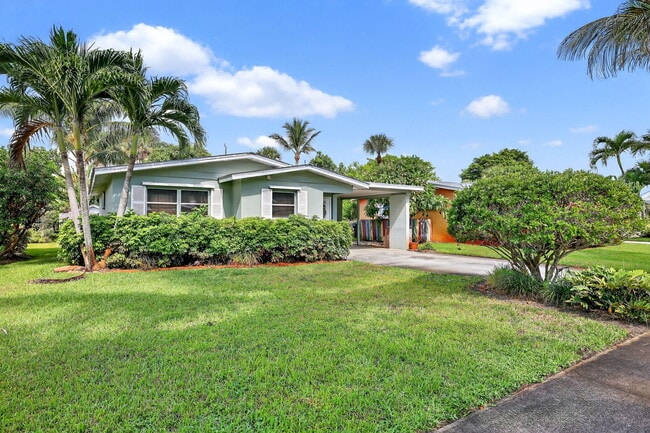 property at 262 SE Monterey Ave
