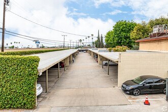 Vista Valle Townhomes in Claremont, CA - Building Photo - Building Photo