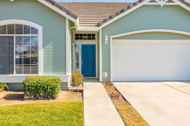 1810 Crestwood Ave in Manteca, CA - Foto de edificio - Building Photo