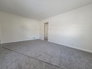 1320 Tioga Ave in Akron, OH - Building Photo - Building Photo