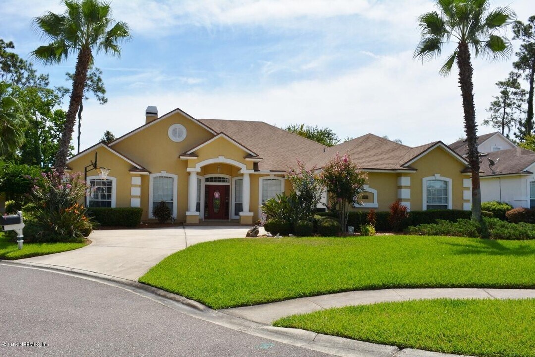 1707 Eagle Watch Dr in Orange Park, FL - Building Photo