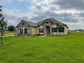 10067 Dolphin Gull Cir in Thonotosassa, FL - Building Photo - Building Photo