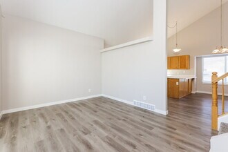 7332 S Jasper Hill Dr in West Jordan, UT - Foto de edificio - Building Photo