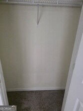 290 Brookview Dr in Riverdale, GA - Building Photo - Building Photo