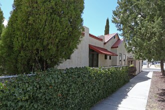 120 10th St NW in Albuquerque, NM - Building Photo - Building Photo