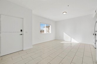 405 E 7th St in Hialeah, FL - Building Photo - Building Photo