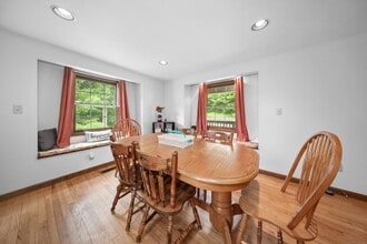 136 Reynolds Bridge Rd in Thomaston, CT - Building Photo - Building Photo