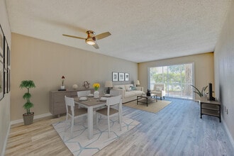 Gulf Gate in Sarasota, FL - Foto de edificio - Building Photo