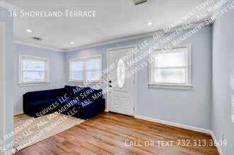 34 Shoreland Terrace in Middletown, NJ - Building Photo - Building Photo