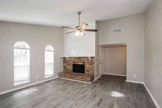 625 Nora Ln in Desoto, TX - Building Photo - Building Photo