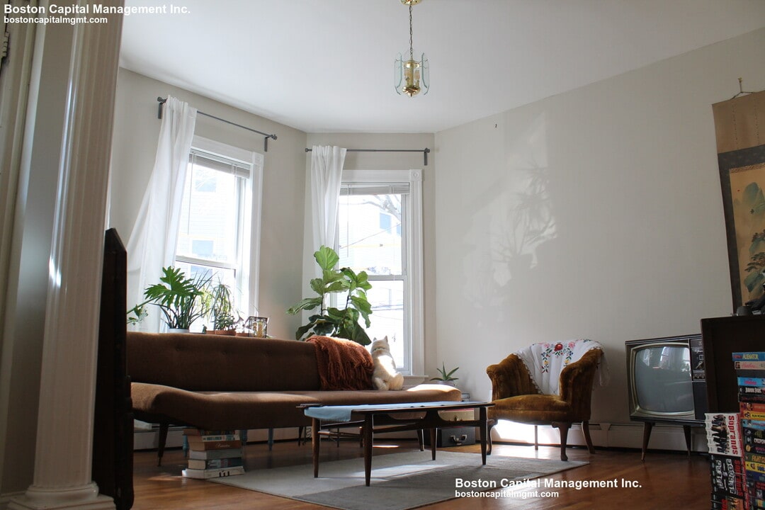 24 Portsmouth St, Unit 1M in Cambridge, MA - Building Photo
