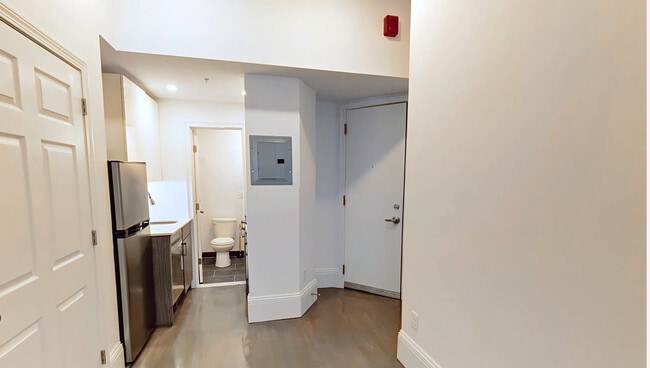 275 Newbury St, Unit 2