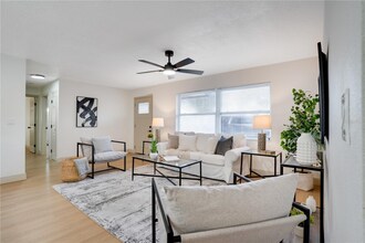 2050 67th Ave N in St. Petersburg, FL - Building Photo - Building Photo