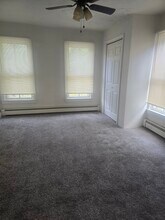 708 Erie St in Dauphin, PA - Foto de edificio - Building Photo