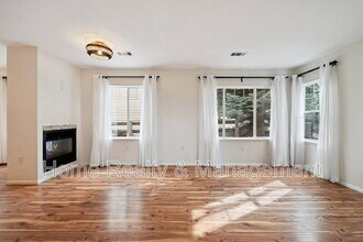 12923 Grant Cir E in Thornton, CO - Foto de edificio - Building Photo