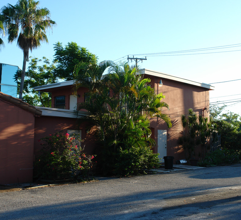 618 NE 3rd Ave in Fort Lauderdale, FL - Building Photo