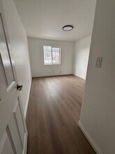 2429 E 110th St in Los Angeles, CA - Building Photo - Building Photo