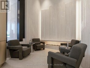 3240 William Coltson Ave in Oakville, ON - Building Photo - Building Photo