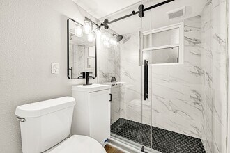 5000 Pease St in Houston, TX - Building Photo - Building Photo