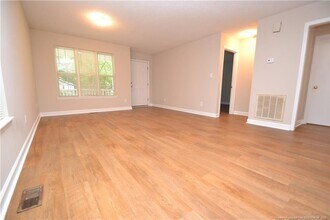 1512 E Lenoir St in Raleigh, NC - Foto de edificio - Building Photo