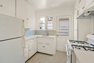 9506 National Blvd, Unit 9508 in Los Angeles, CA - Building Photo - Building Photo