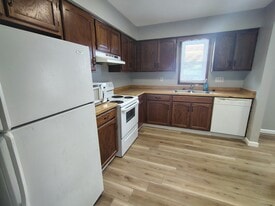 6078 Boxwood Dr in Rockford, IL - Building Photo