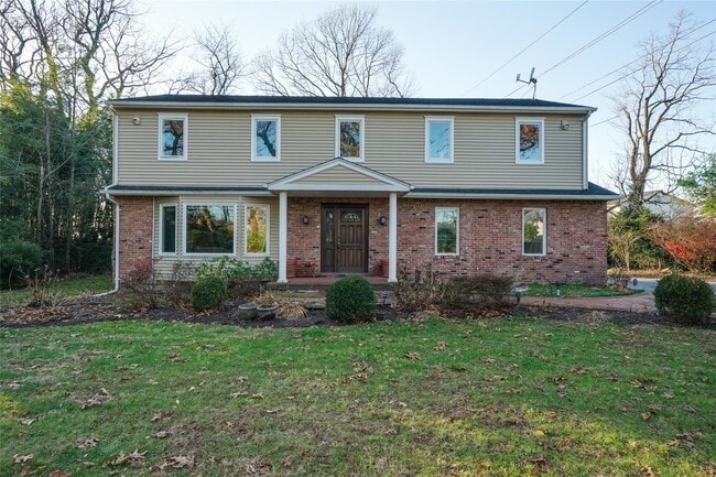 property at 1041 Glen Cove Ave