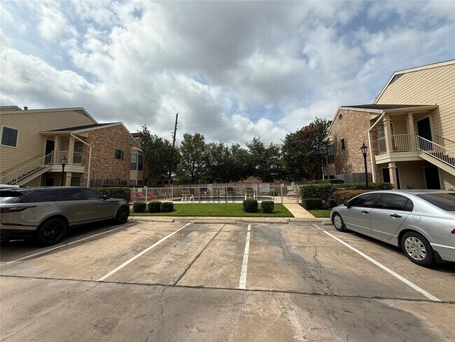 777 Bering Dr in Houston, TX - Building Photo - Building Photo