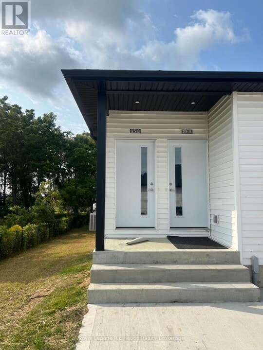 335 John St S in Aylmer, ON - Building Photo