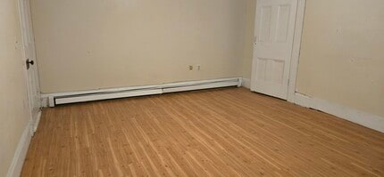 154 Court St, Unit 3 in Bangor, ME - Building Photo - Building Photo