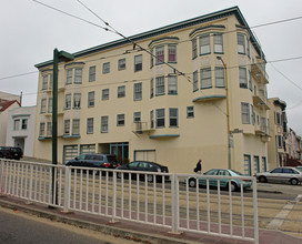 1000 Judah St in San Francisco, CA - Building Photo - Building Photo