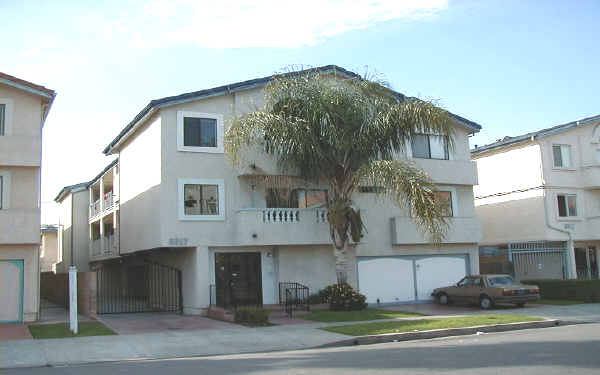 9317 Glasgow Pl in Los Angeles, CA - Foto de edificio