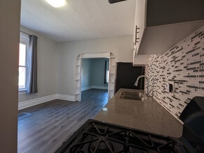 159 Victoria St N in Kitchener, ON - Building Photo - Building Photo