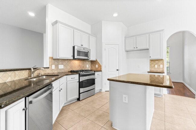 property at 7 Fraiser Fir Pl