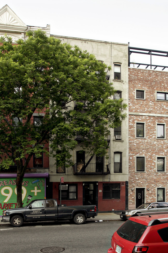 402 E Tenth St in New York, NY - Building Photo - Building Photo