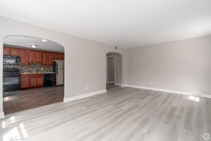 4991 Parkside Ave N in Philadelphia, PA - Building Photo