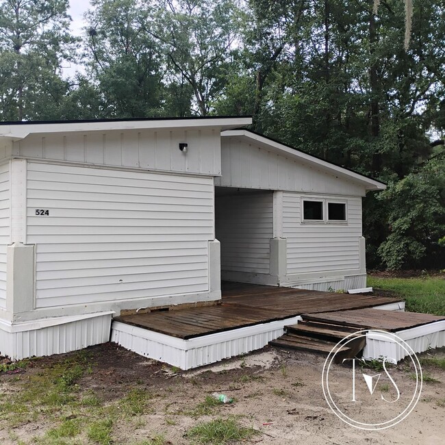 property at 524 Arnall Dr